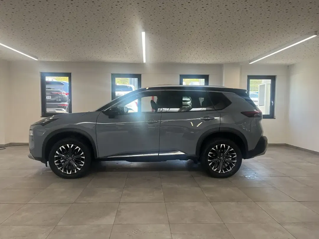 Nissan X-Trail - Thumbnail 2
