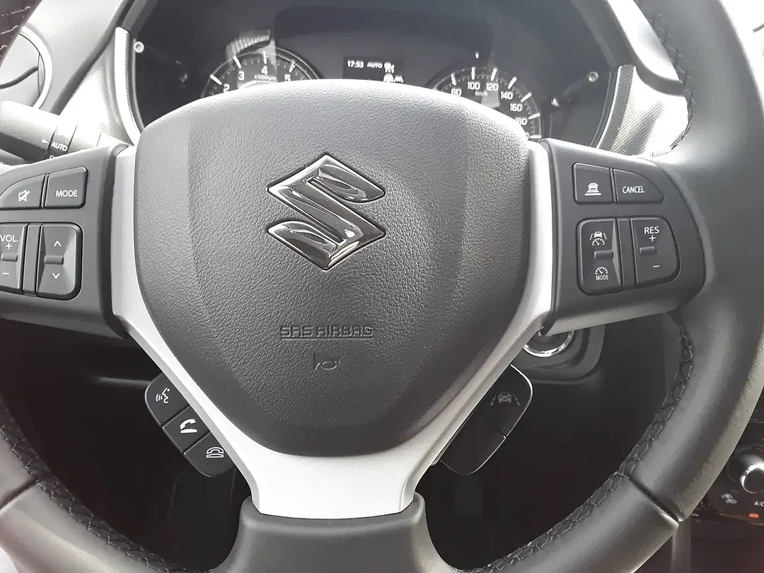Suzuki Vitara - Thumbnail 13