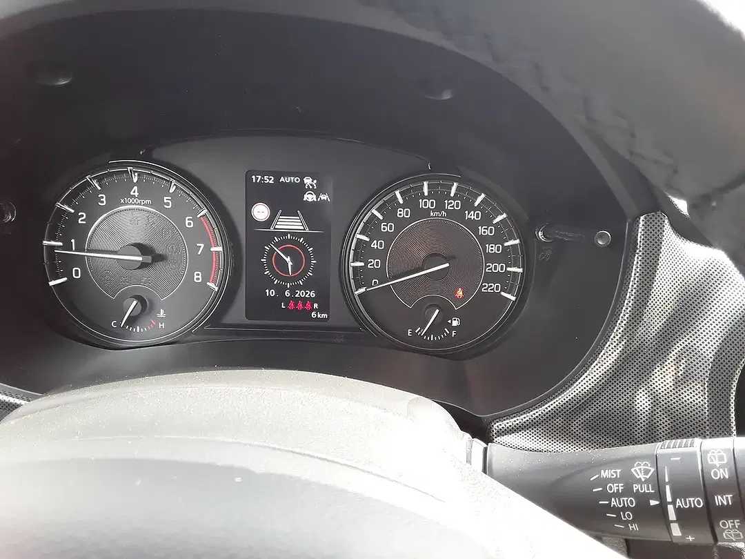 Suzuki Vitara - Thumbnail 15