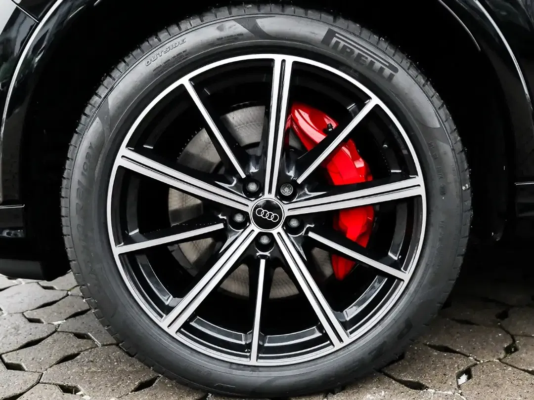 Audi Q7 - Thumbnail 4