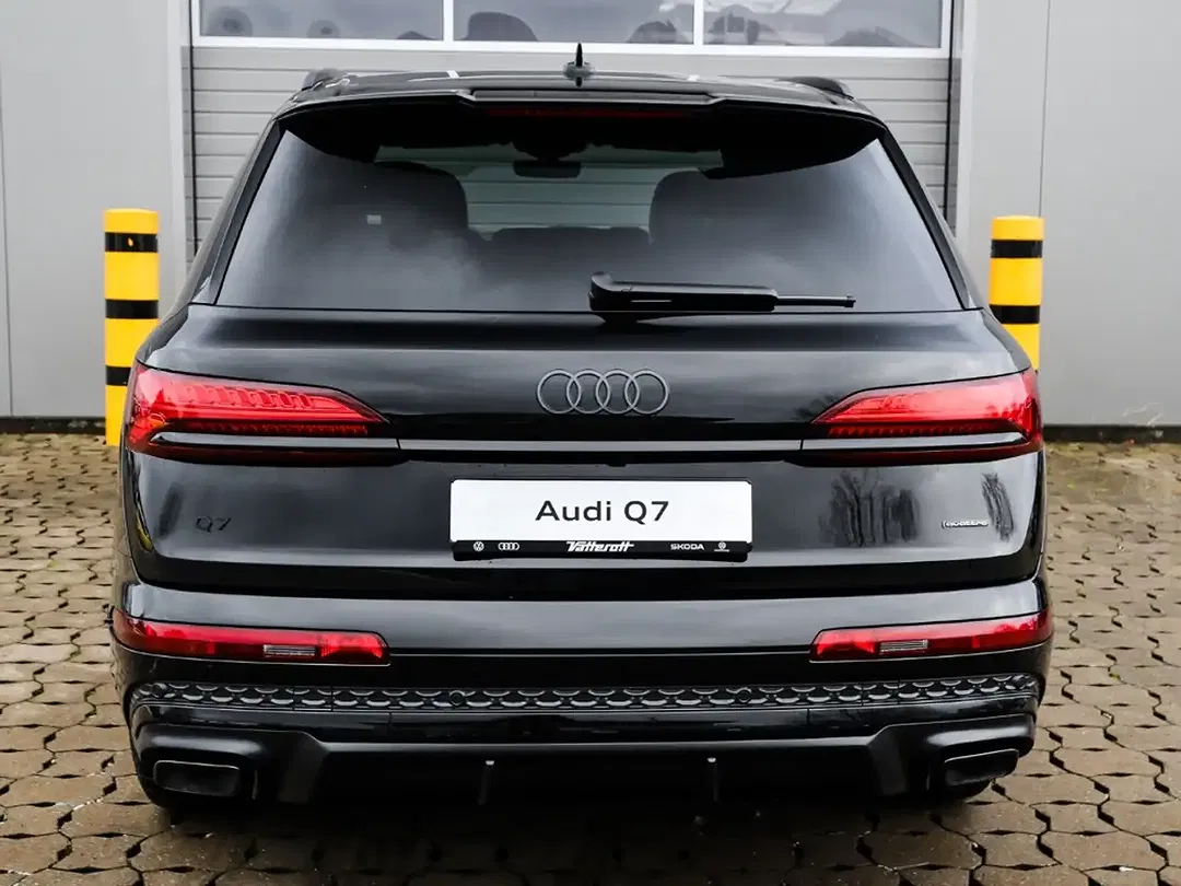 Audi Q7 - Thumbnail 5