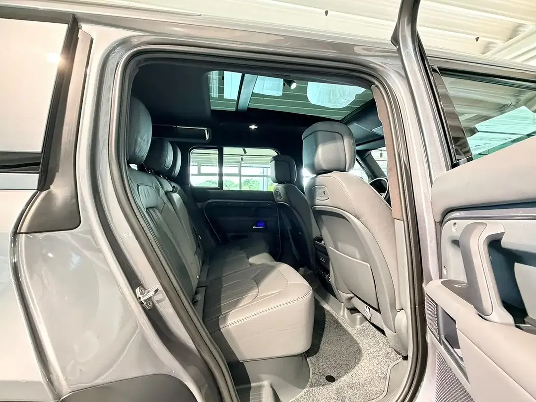 Land Rover Defender - Thumbnail 12