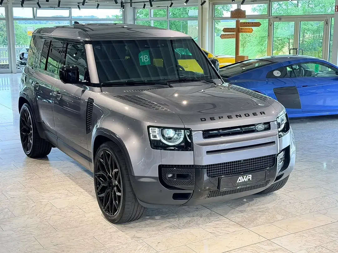 Land Rover Defender - Thumbnail 2