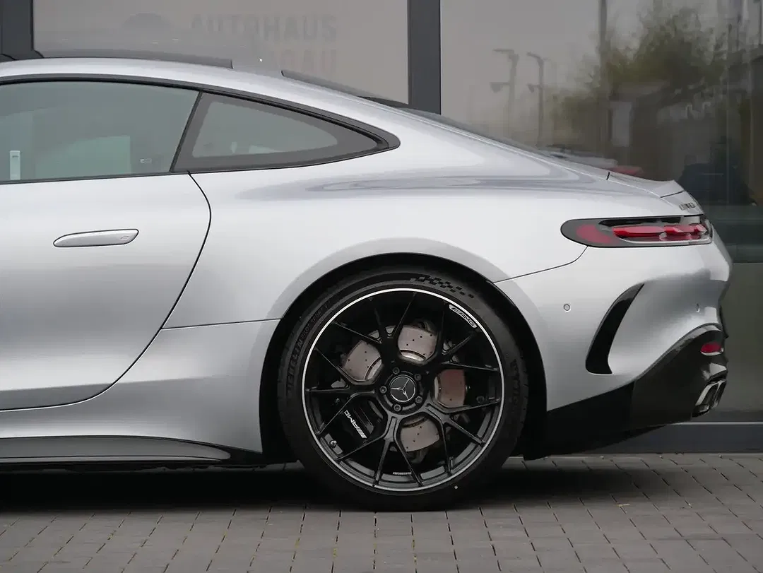 Mercedes-Benz AMG GT - Thumbnail 35