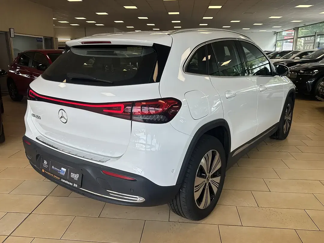 Mercedes-Benz EQA 250 - Thumbnail 5