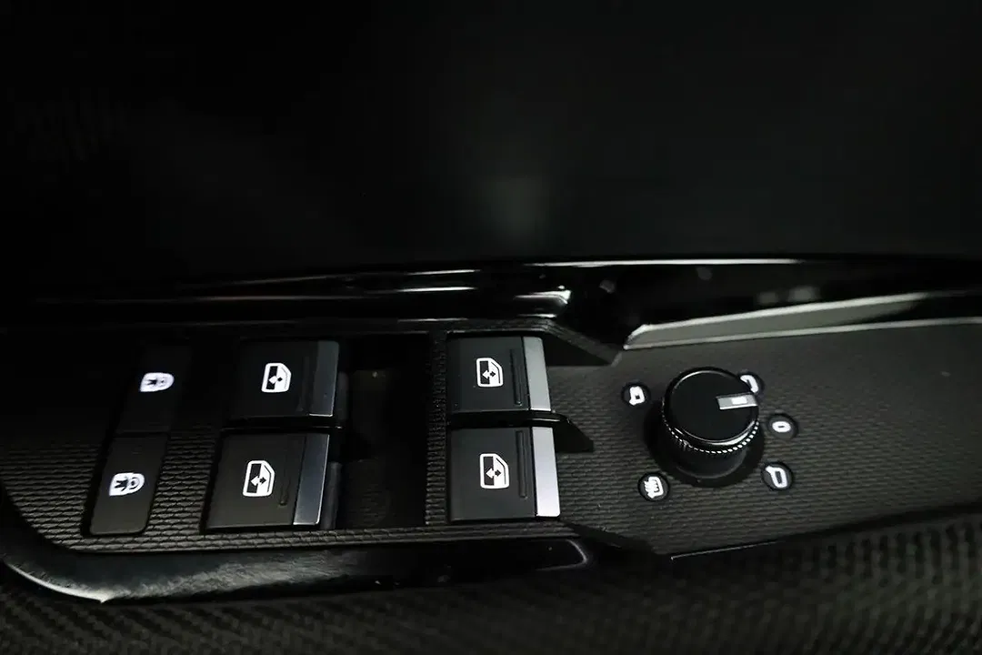 Audi Q3 - Thumbnail 8