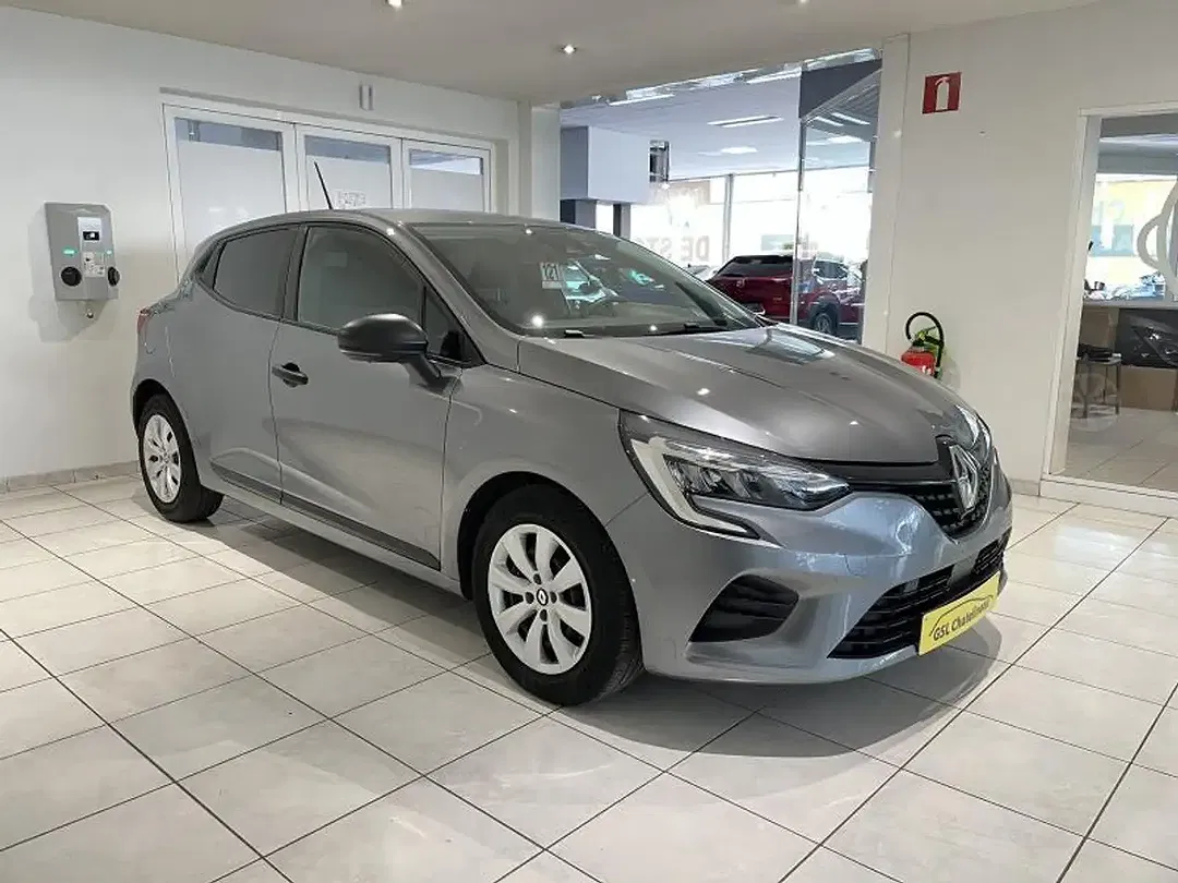 Renault Clio - Thumbnail 3