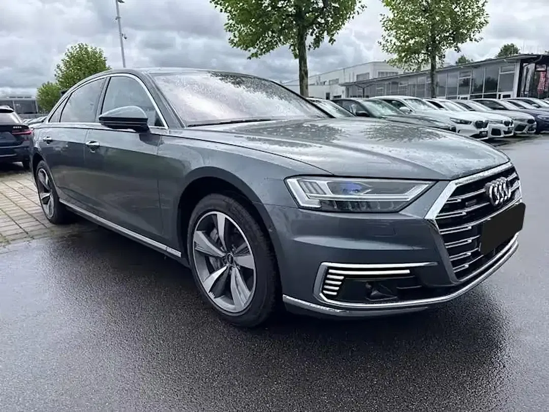 Audi A8 - Thumbnail 4
