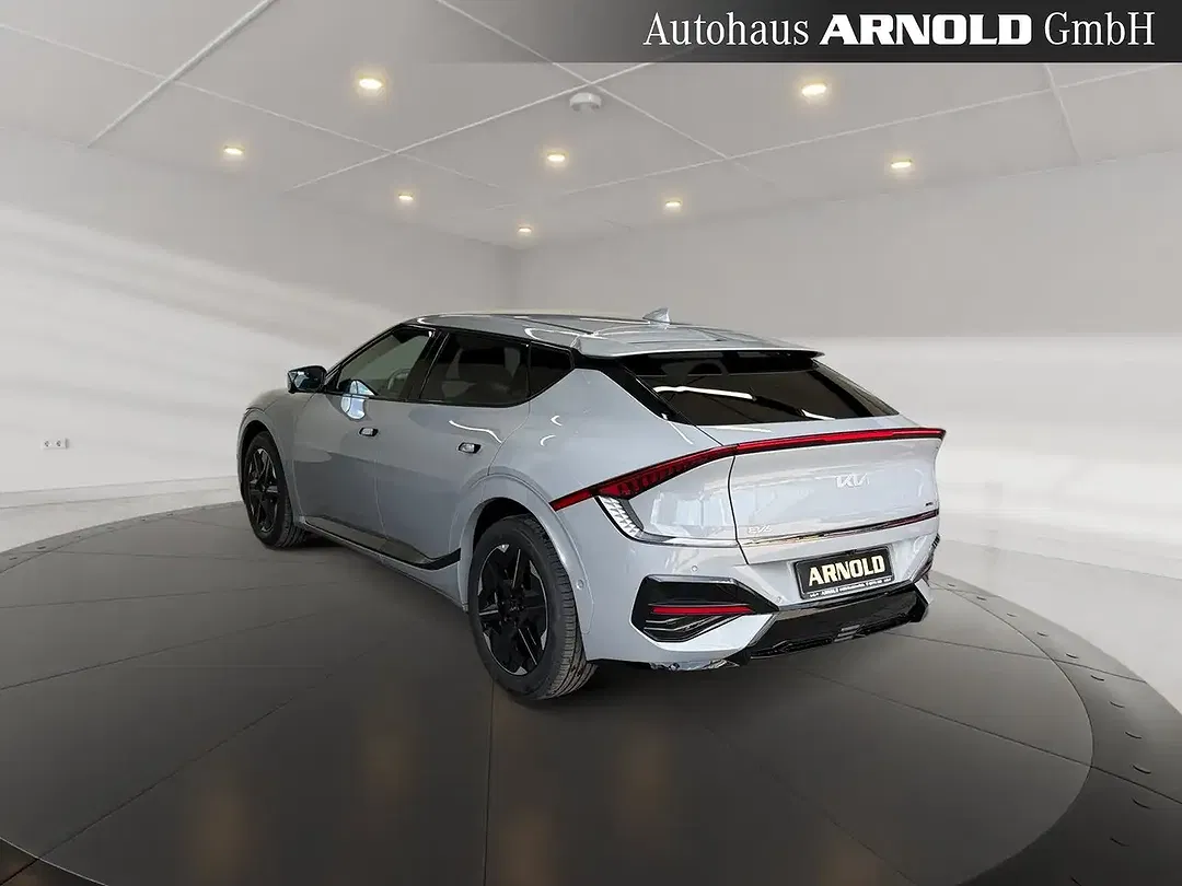 Kia EV6 - Thumbnail 3