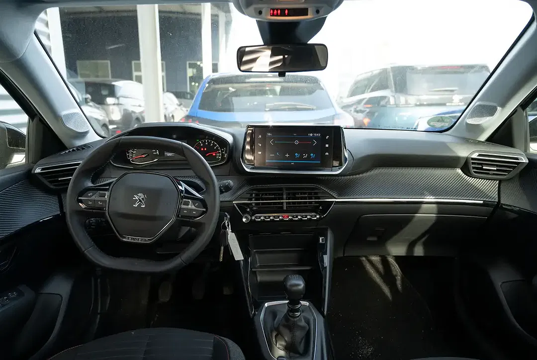 Peugeot 208 - Thumbnail 2