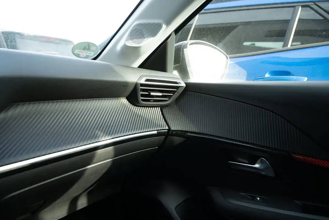 Peugeot 208 - Thumbnail 8