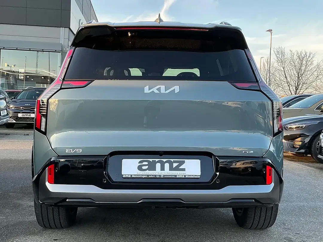 Kia EV9 - Thumbnail 6