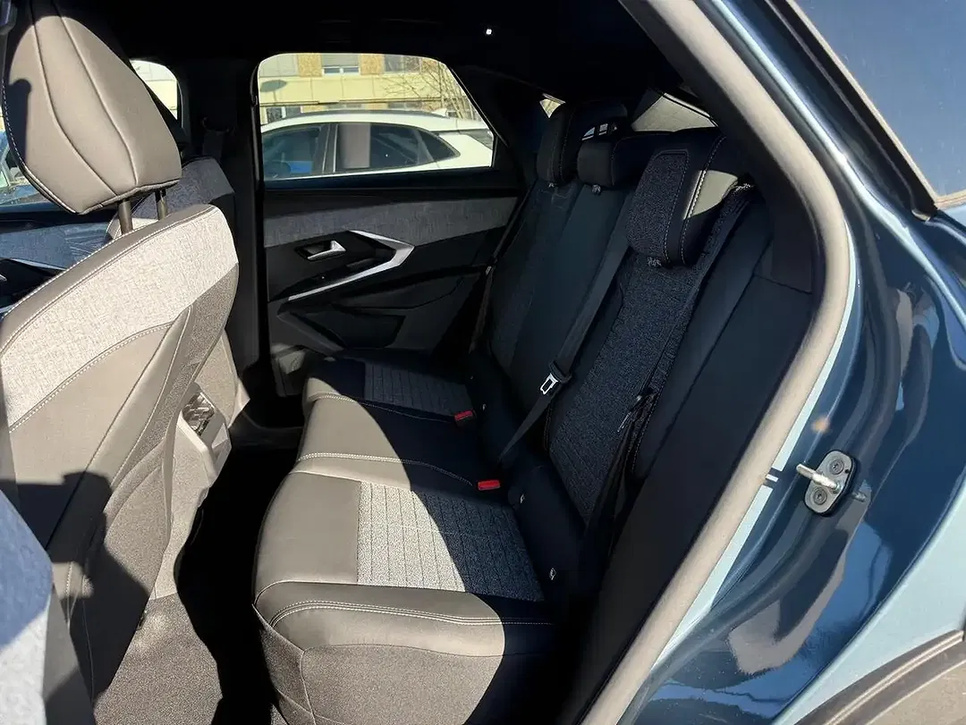 Peugeot 3008 - Thumbnail 10