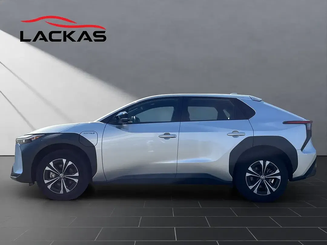 Toyota bZ4X - Thumbnail 2