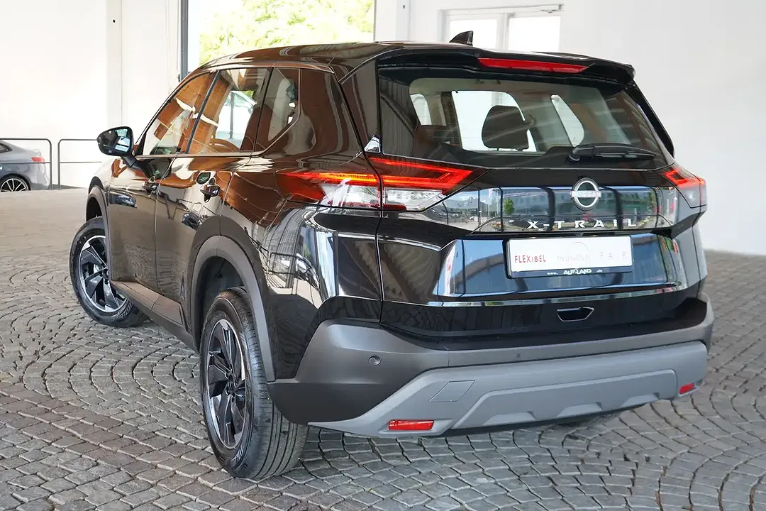 Nissan X-Trail - Thumbnail 3
