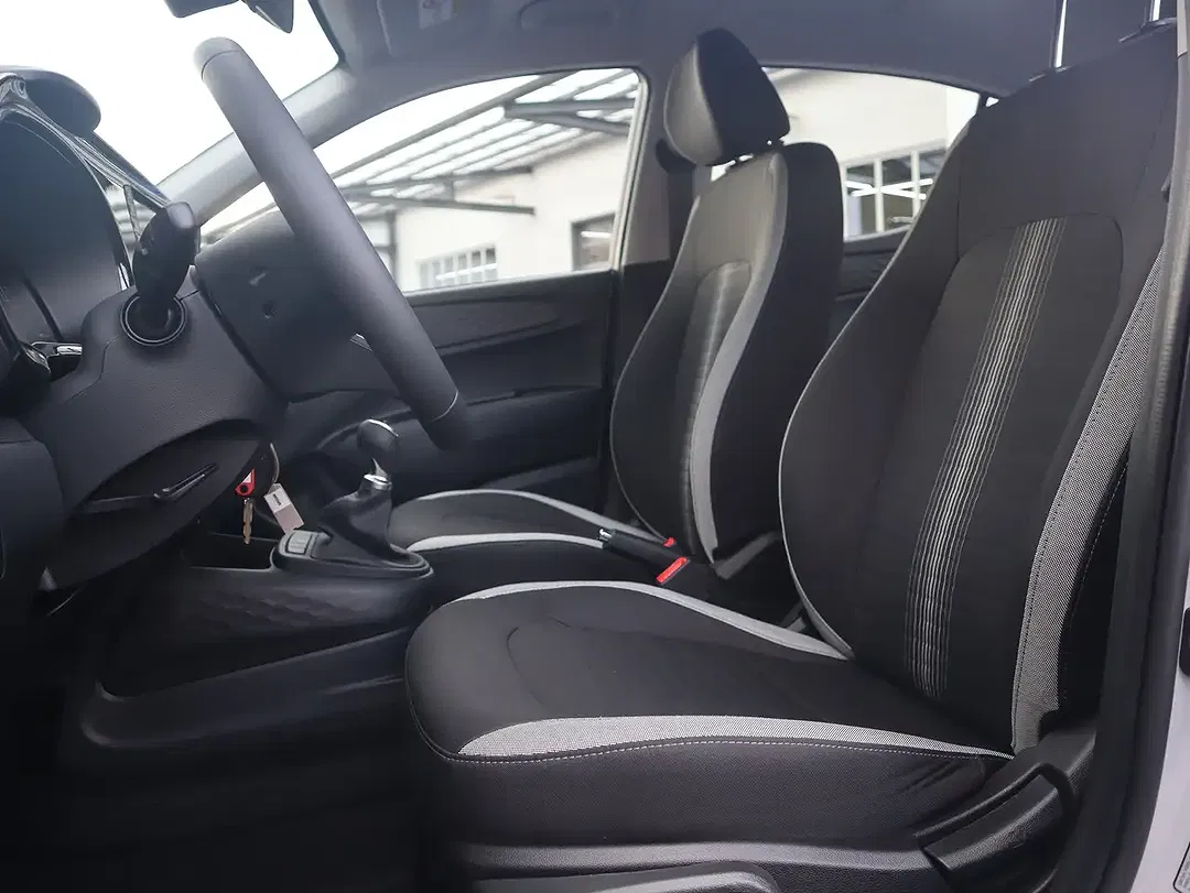 Hyundai i10 - Thumbnail 10