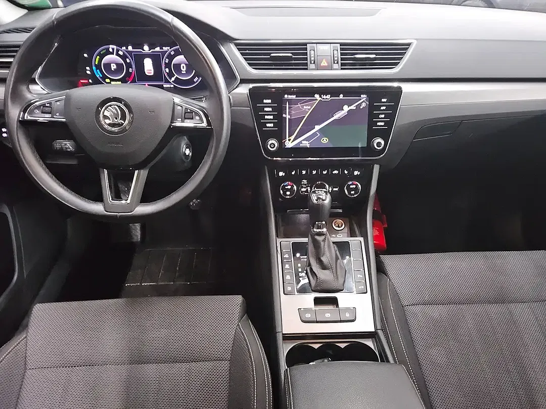 Skoda Superb - Thumbnail 5