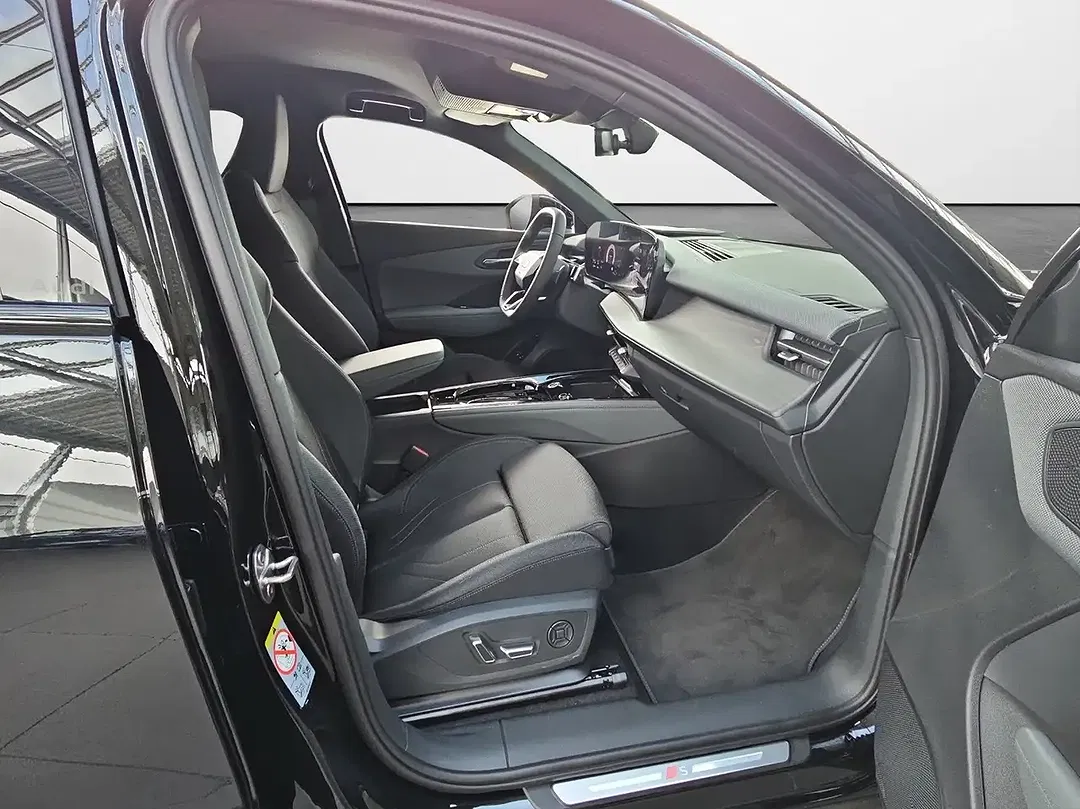 Audi Q3 - Thumbnail 12