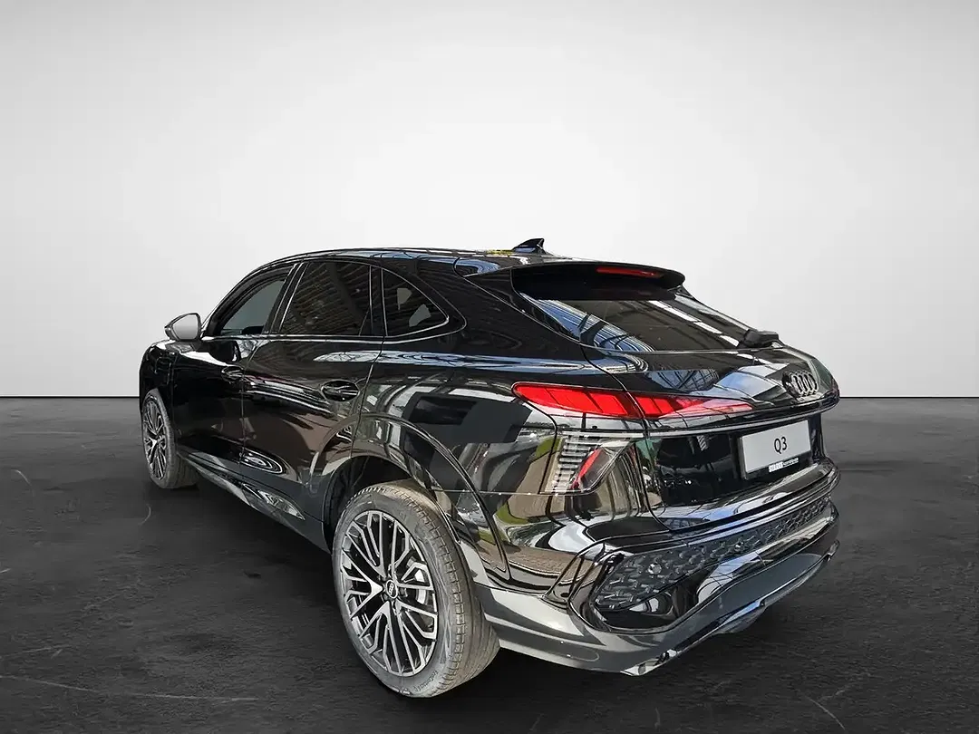 Audi Q3 - Thumbnail 3