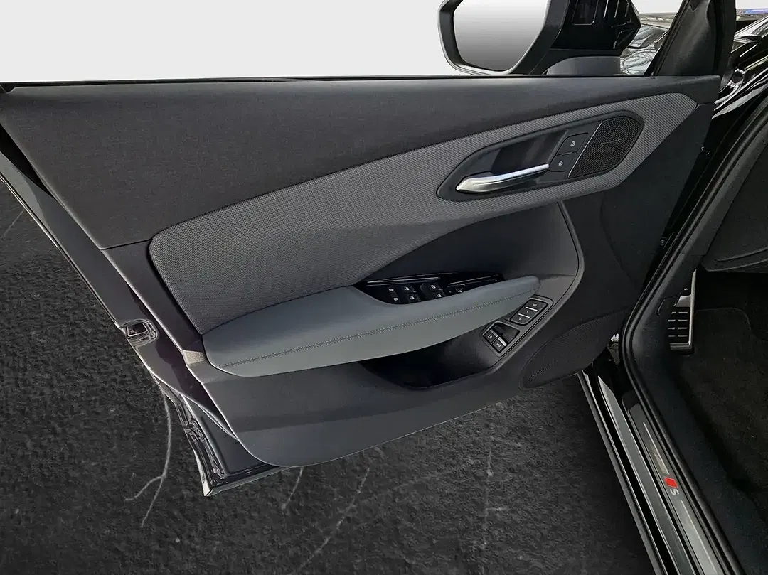 Audi Q3 - Thumbnail 5