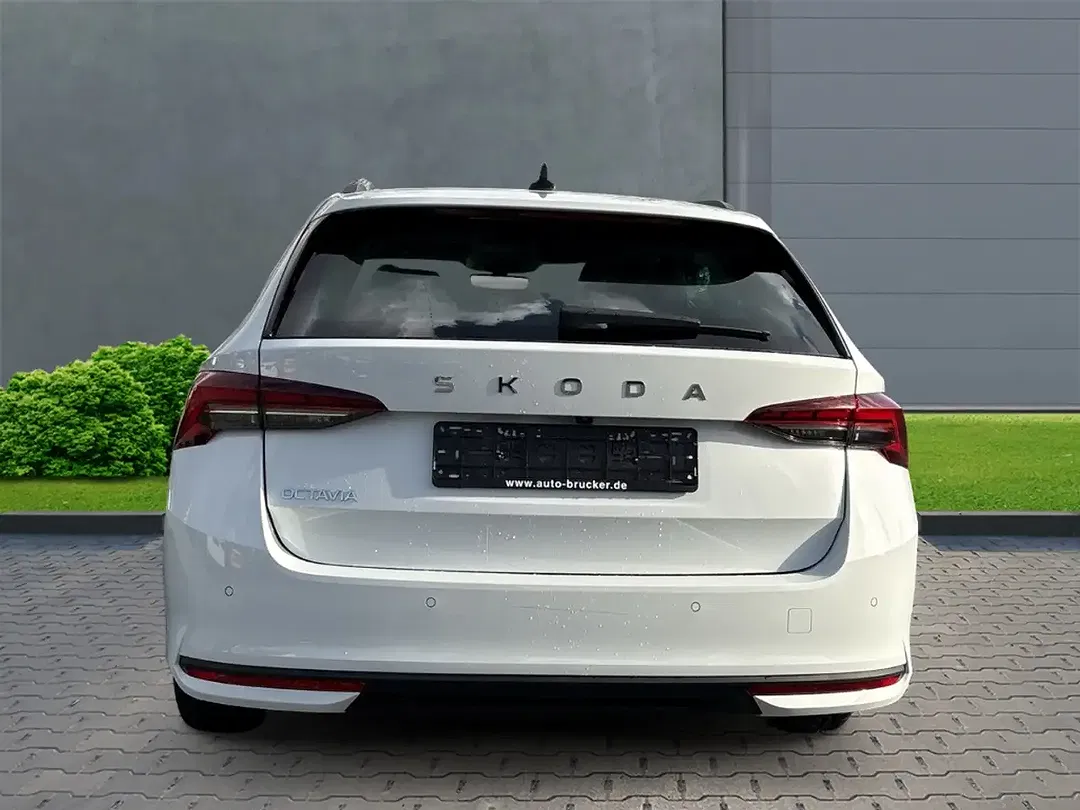 Skoda Octavia - Thumbnail 3