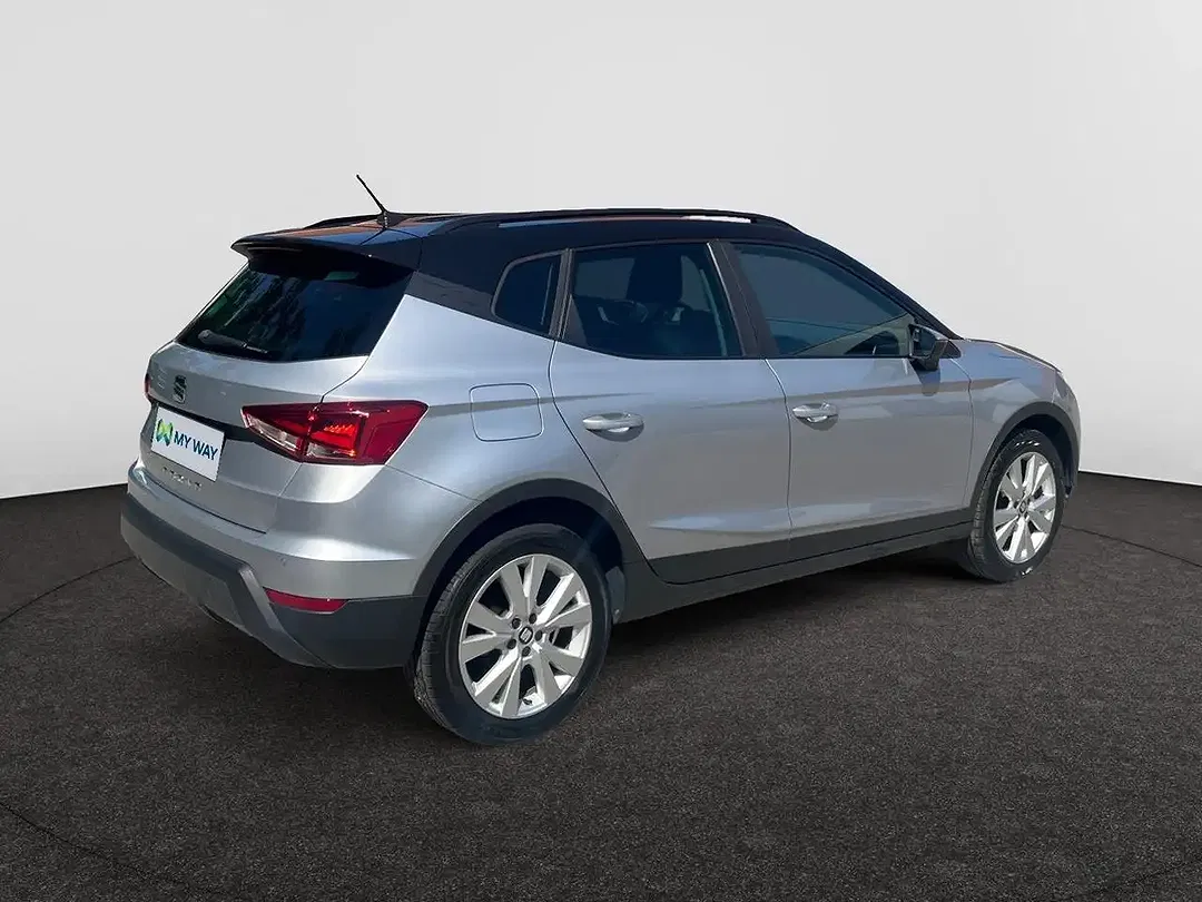SEAT Arona - Thumbnail 4