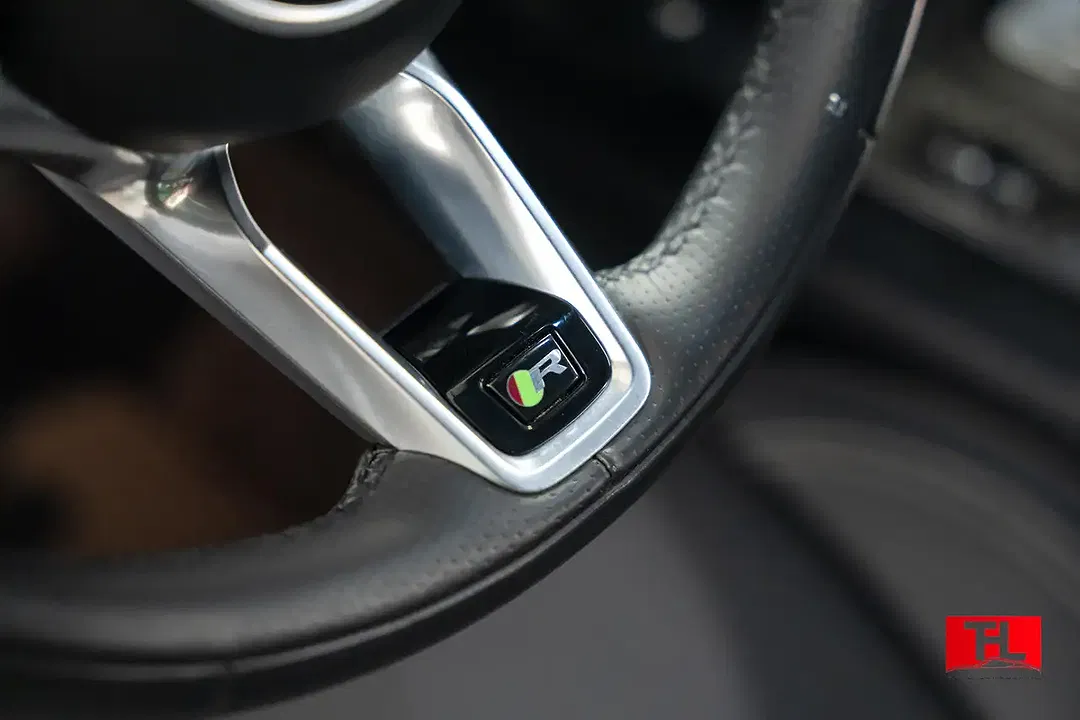 Jaguar E-Pace - Thumbnail 11