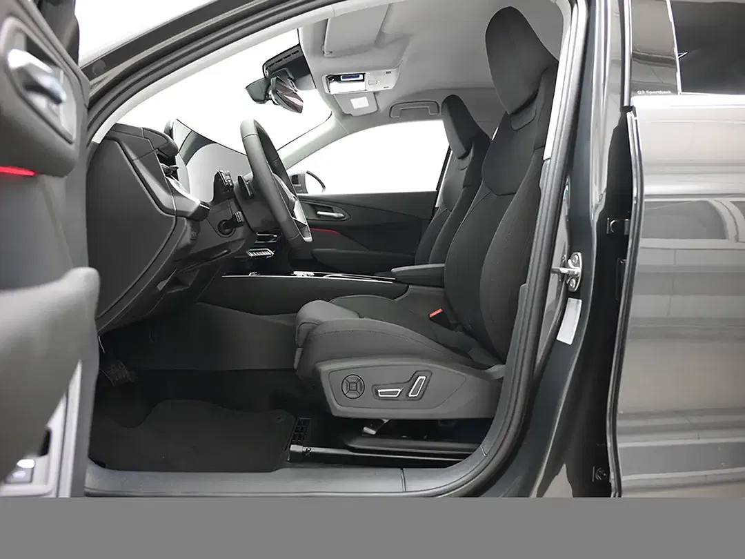 Audi Q3 - Thumbnail 12