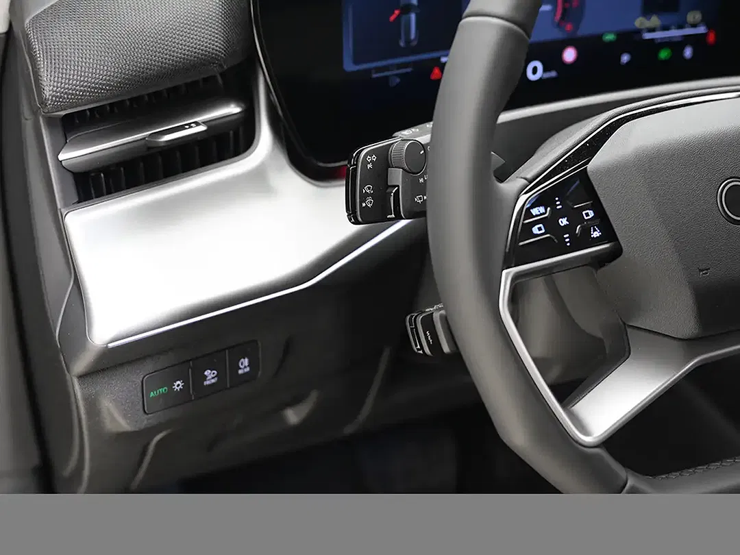 Audi Q3 - Thumbnail 9