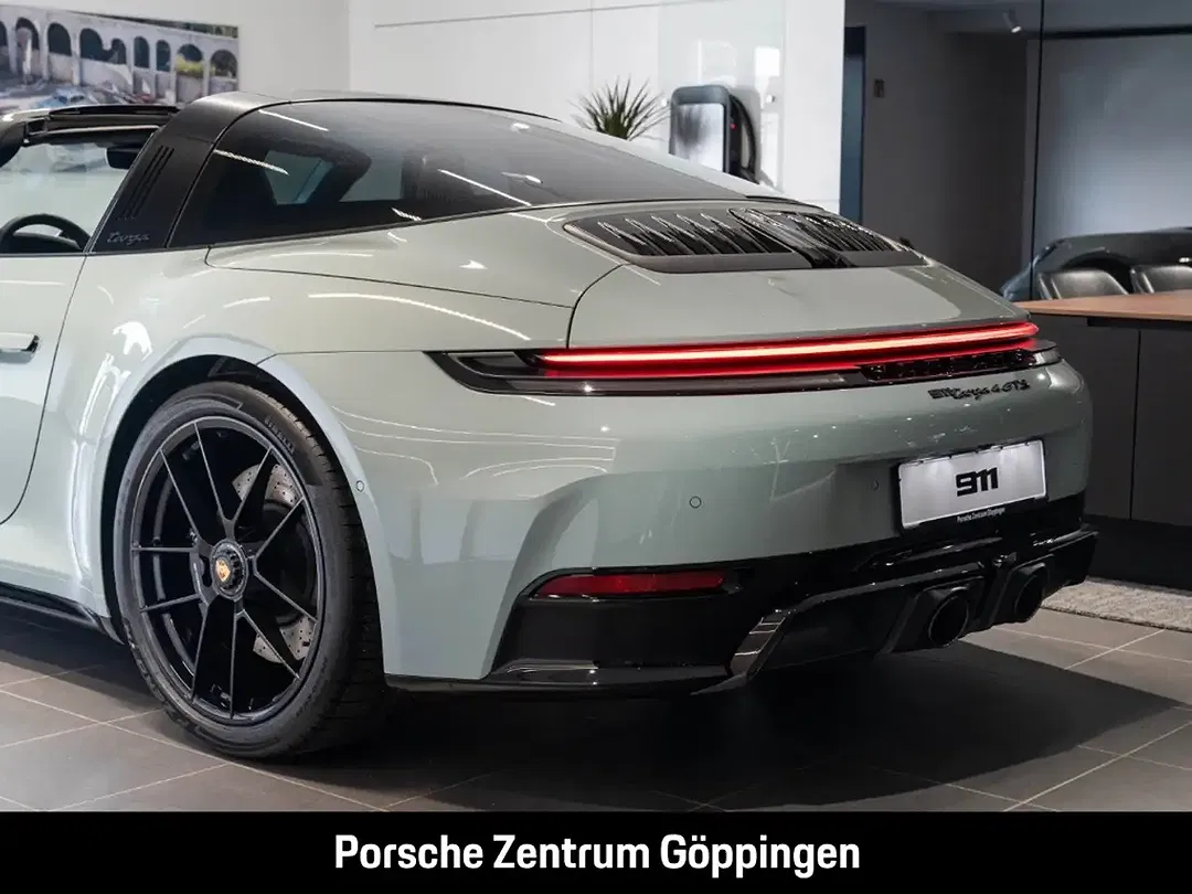 Porsche 992 - Thumbnail 10