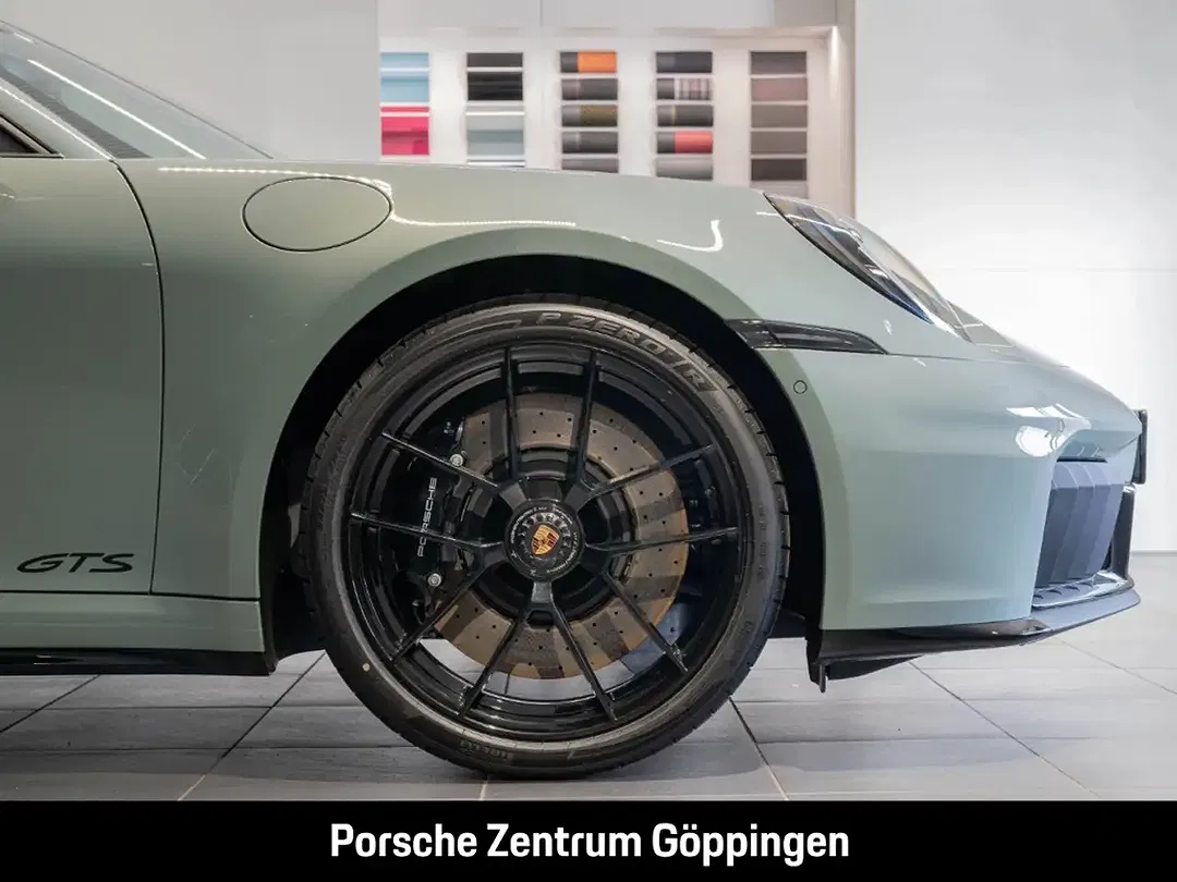 Porsche 992 - Thumbnail 11