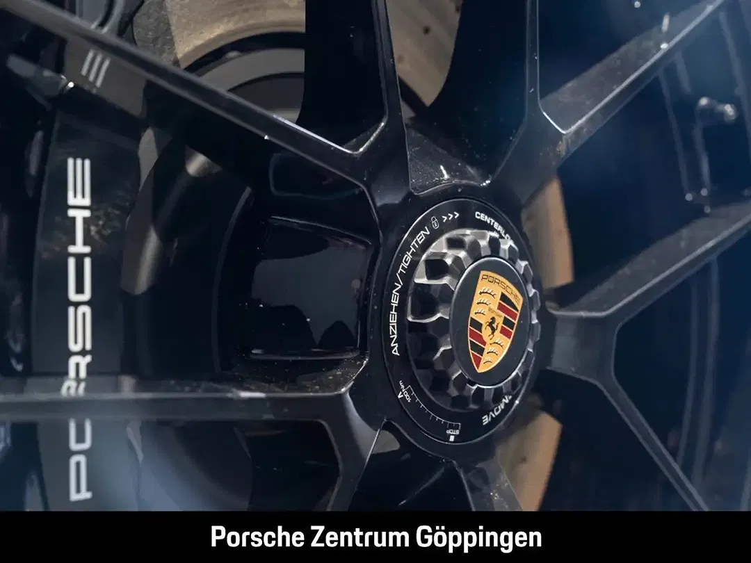 Porsche 992 - Thumbnail 12