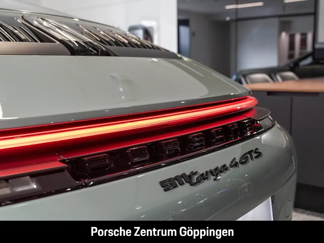 Porsche 992 - Thumbnail 13
