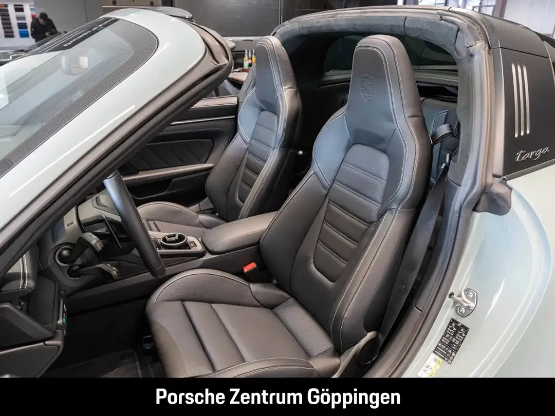 Porsche 992 - Thumbnail 6