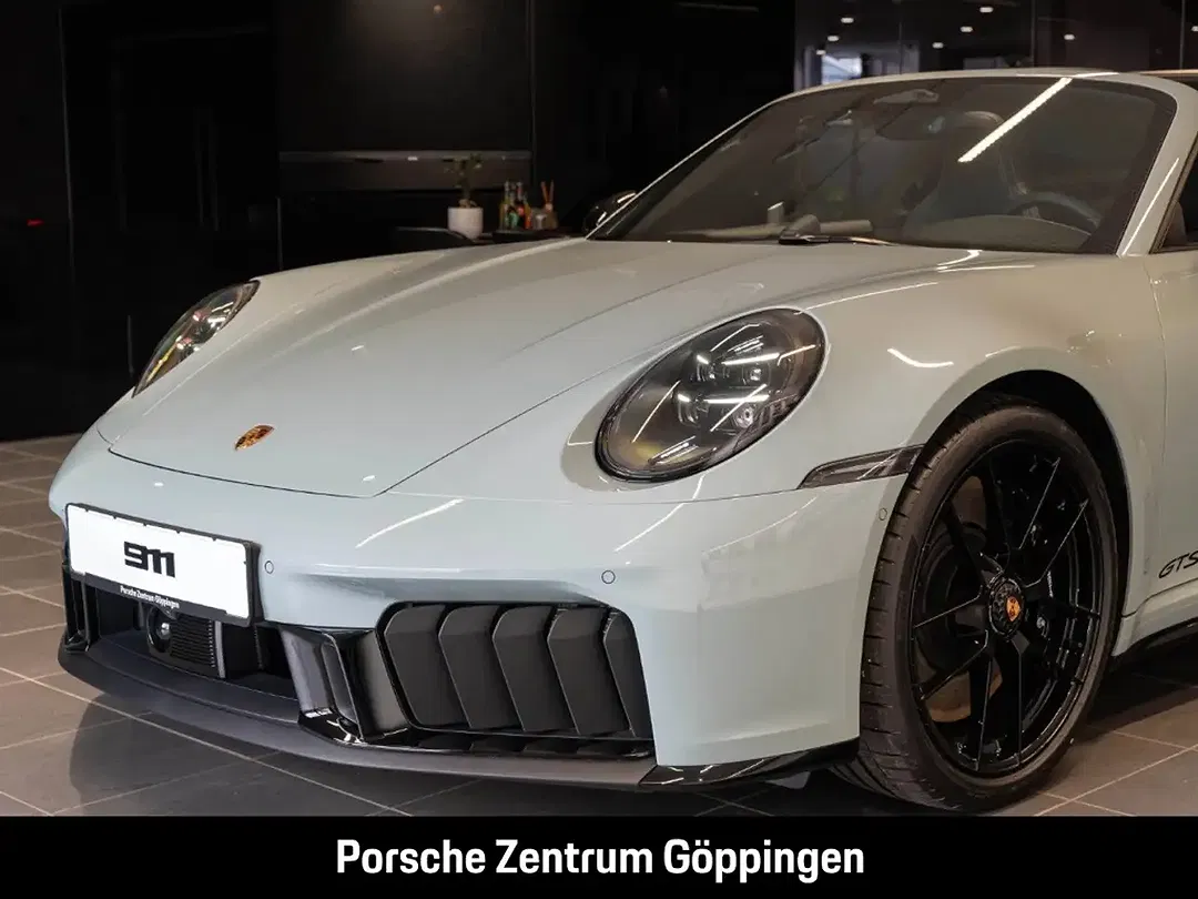 Porsche 992 - Thumbnail 9