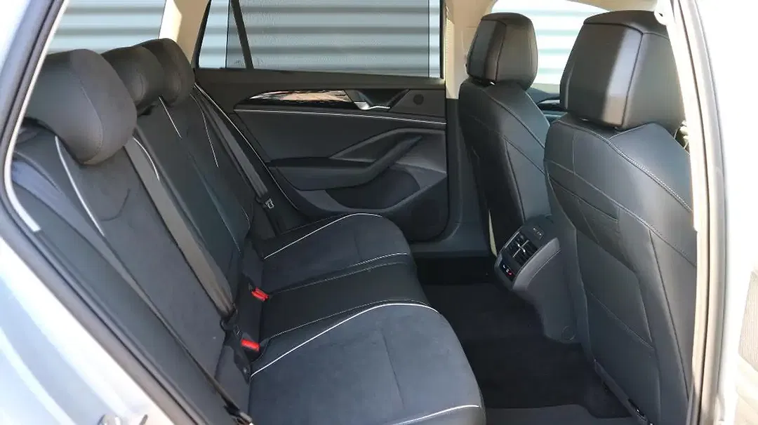 Volkswagen Passat Variant - Thumbnail 7