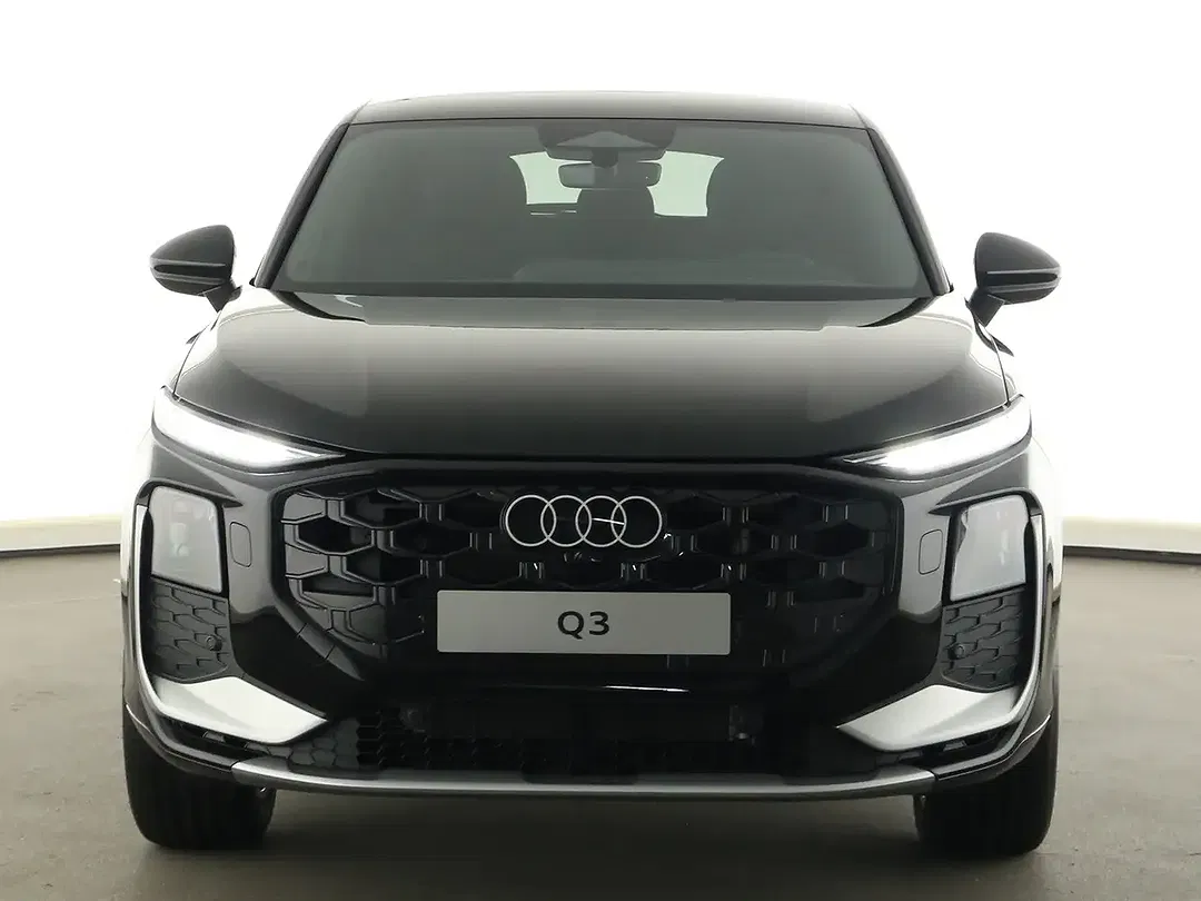 Audi Q3 - Thumbnail 3