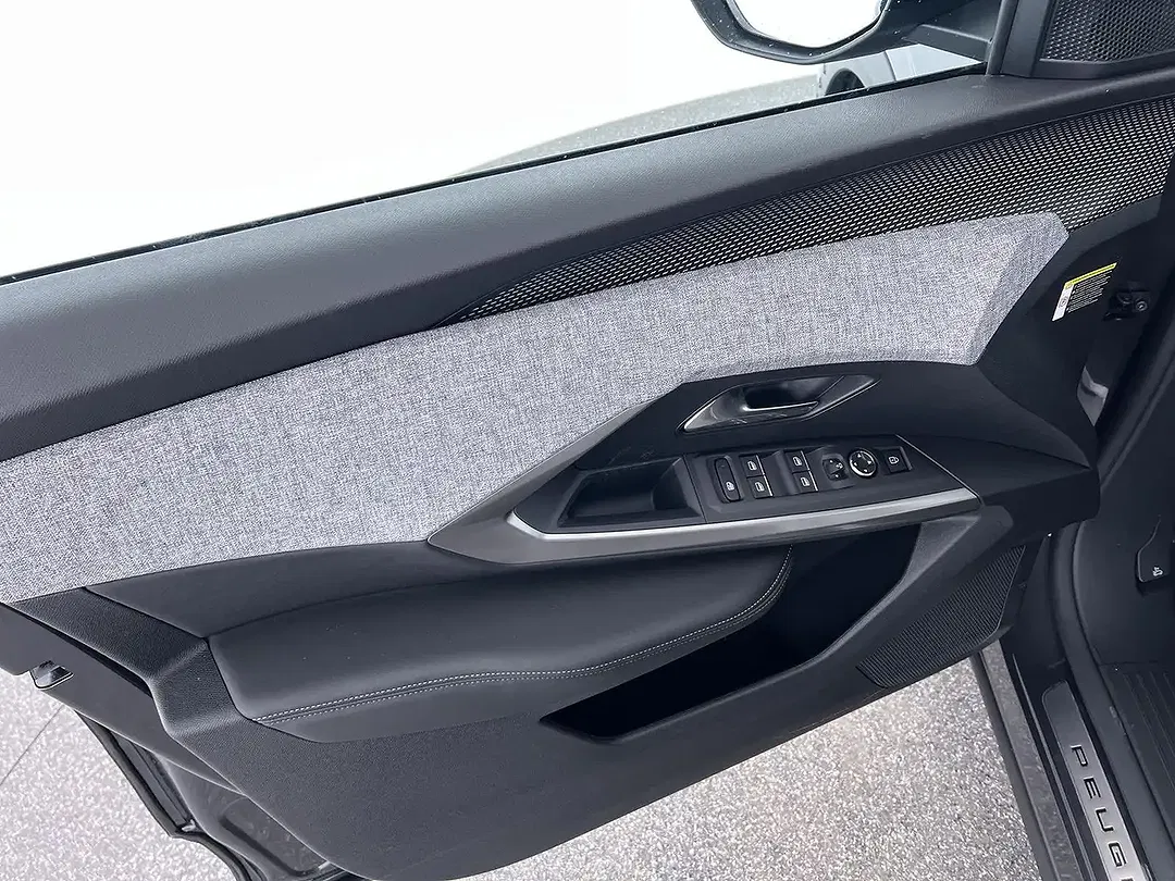 Peugeot 5008 - Thumbnail 11
