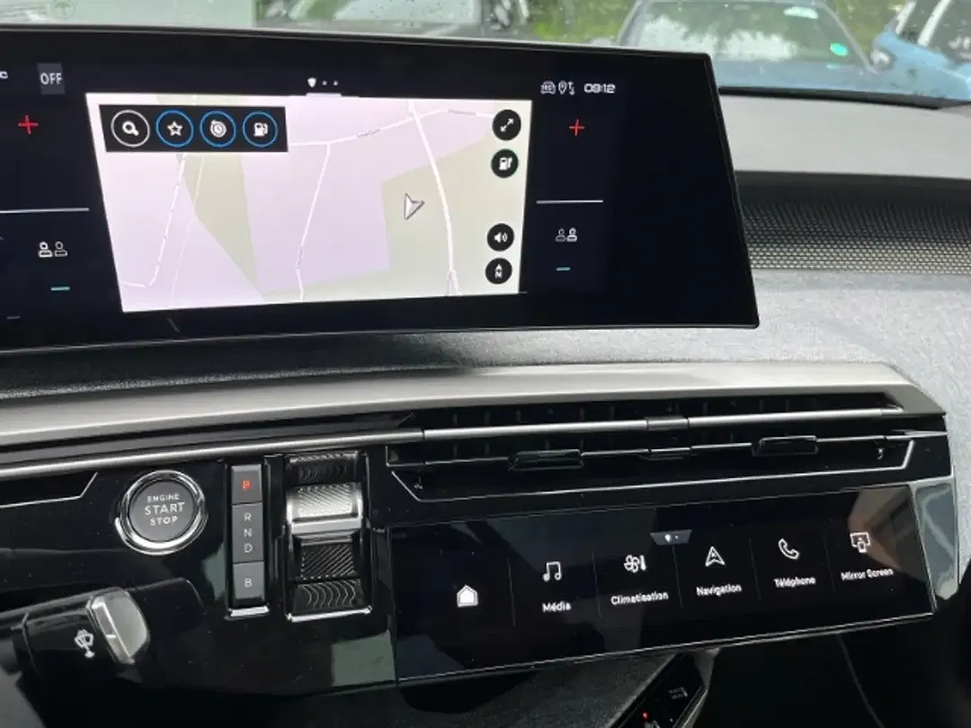 Peugeot 3008 - Thumbnail 10