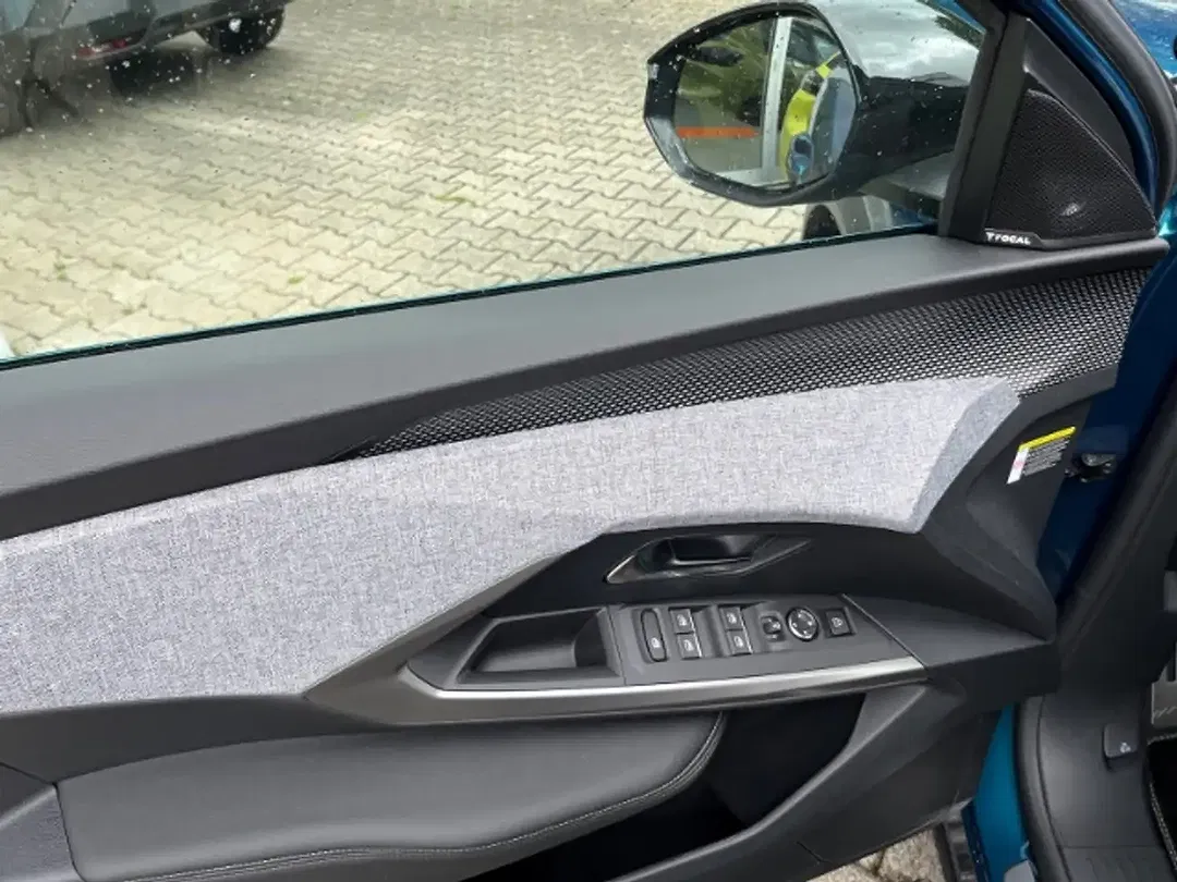 Peugeot 3008 - Thumbnail 8
