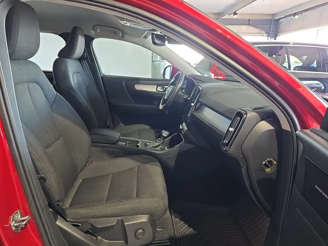 Volvo XC40 - Thumbnail 11