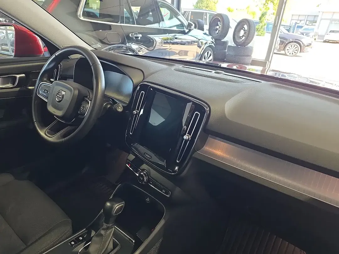 Volvo XC40 - Thumbnail 12