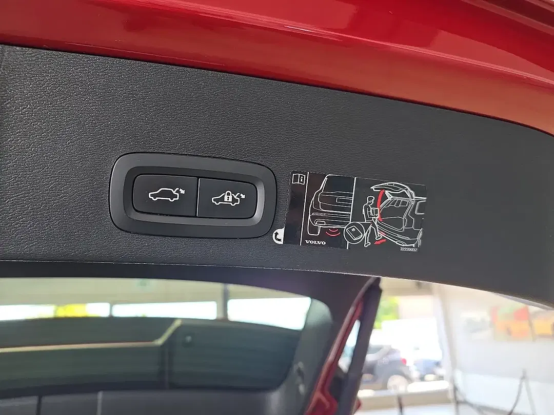 Volvo XC40 - Thumbnail 15