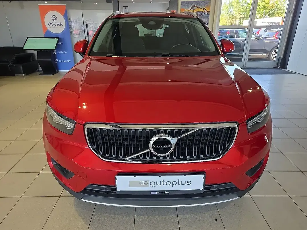 Volvo XC40 - Thumbnail 3