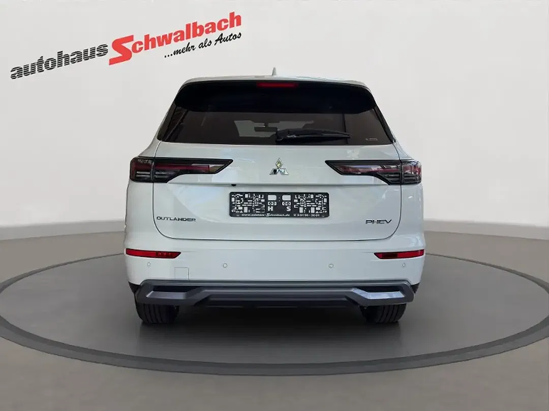 Mitsubishi Outlander - Thumbnail 5