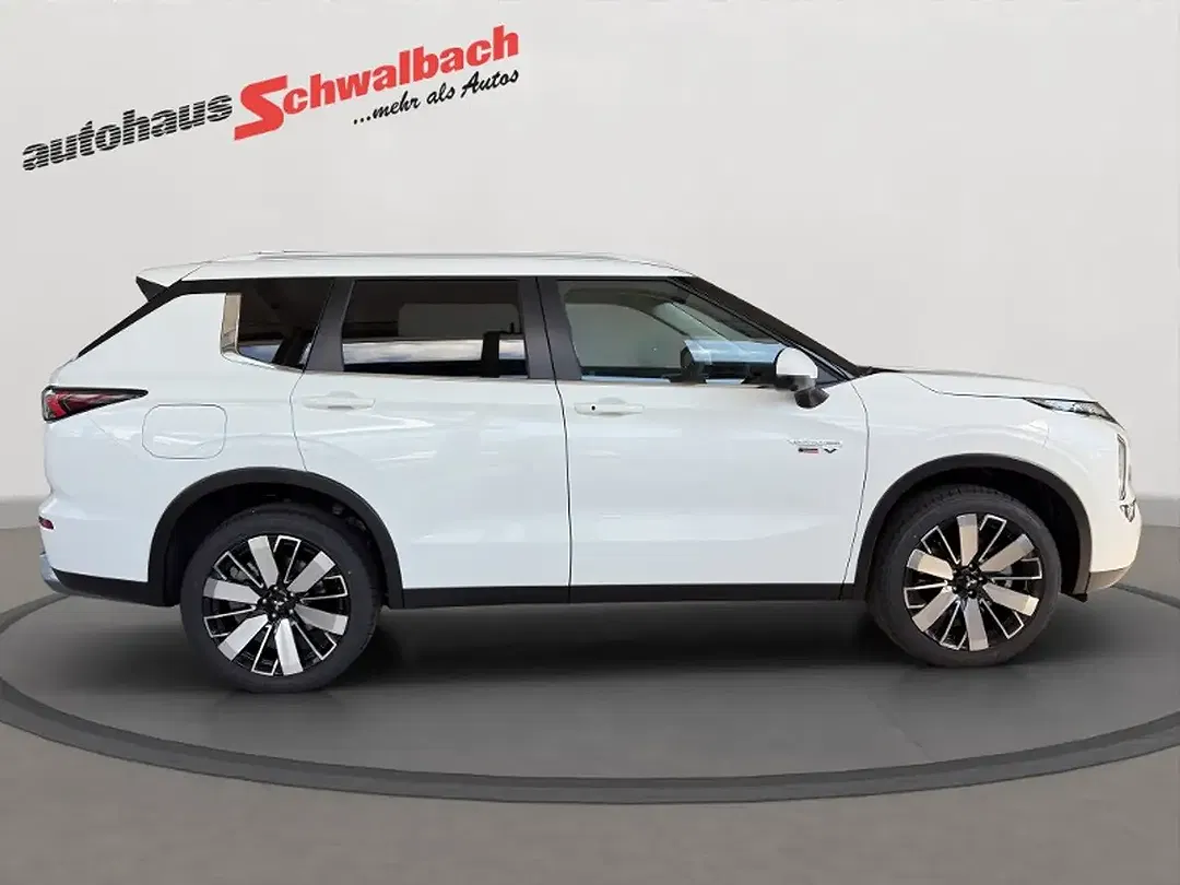 Mitsubishi Outlander - Thumbnail 7