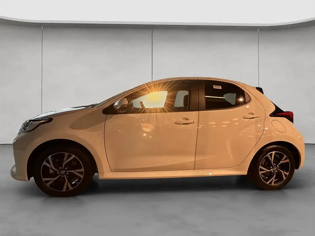 Toyota Yaris - Thumbnail 2