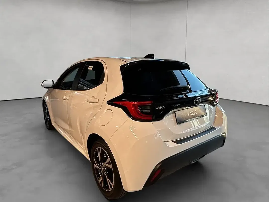 Toyota Yaris - Thumbnail 3