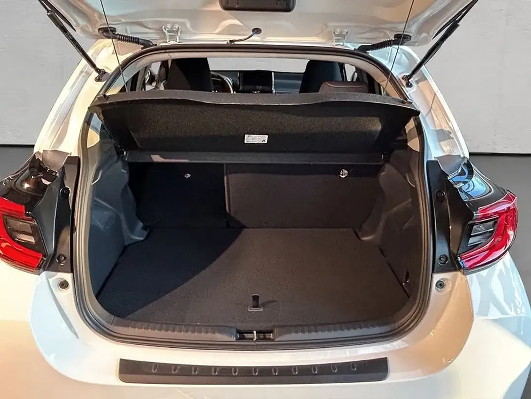 Toyota Yaris - Thumbnail 5