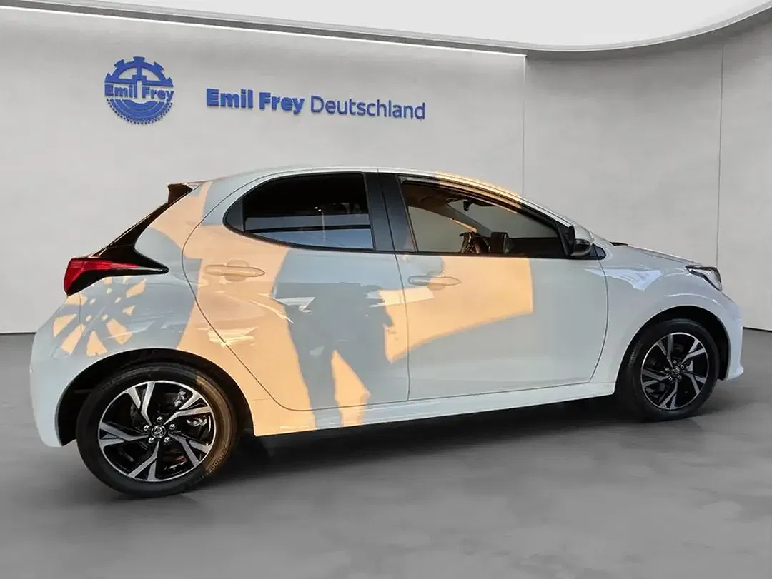 Toyota Yaris - Thumbnail 7